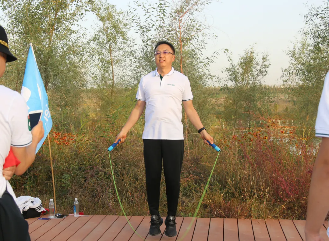 逐梦未来 永不止步”——慧尔集团工会开展徒步团建活动(图14)