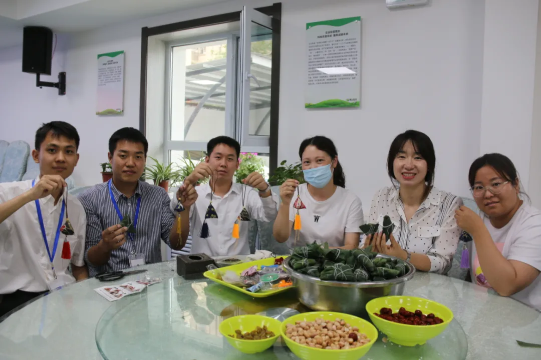 “端午飘香 粽是情”！慧尔集团工会开展迎端午包粽子团建活动(图6)