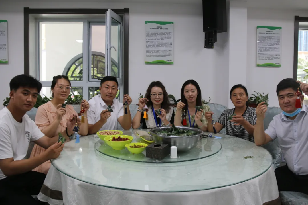“端午飘香 粽是情”！慧尔集团工会开展迎端午包粽子团建活动(图5)