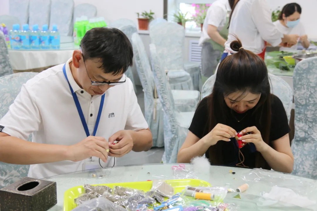 “端午飘香 粽是情”！慧尔集团工会开展迎端午包粽子团建活动(图4)