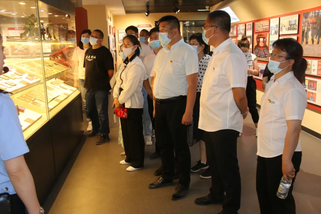 【奋斗百年路 启航新征程】慧尔党总支开展“寻访红色足迹”主题党日活动(图4)