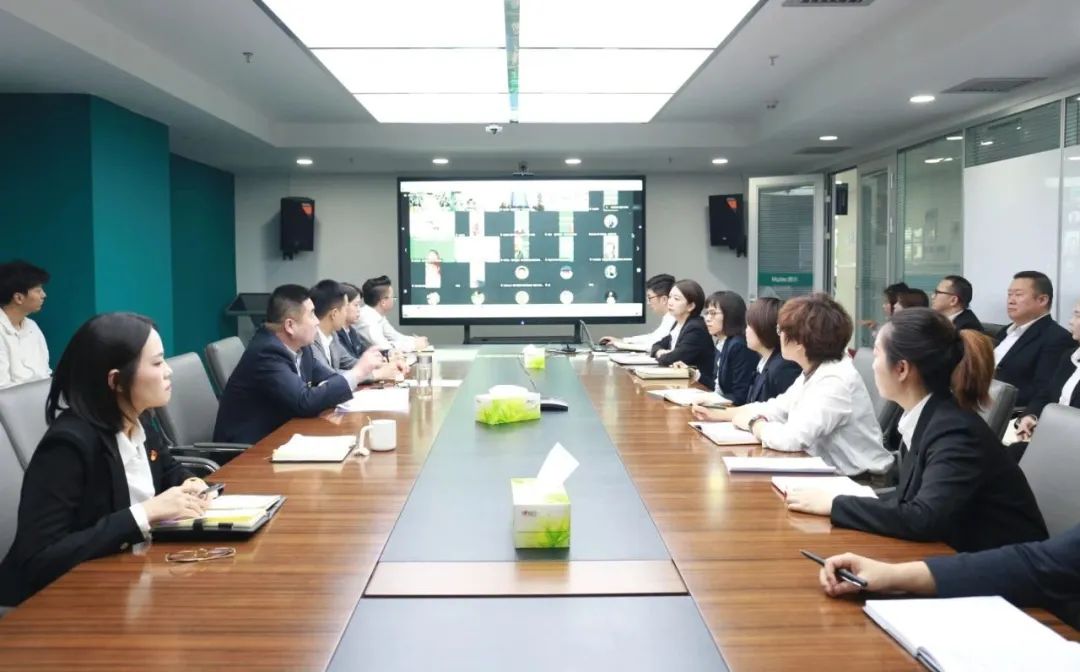 慧尔集团组织学习全国“两会”精神(图3)