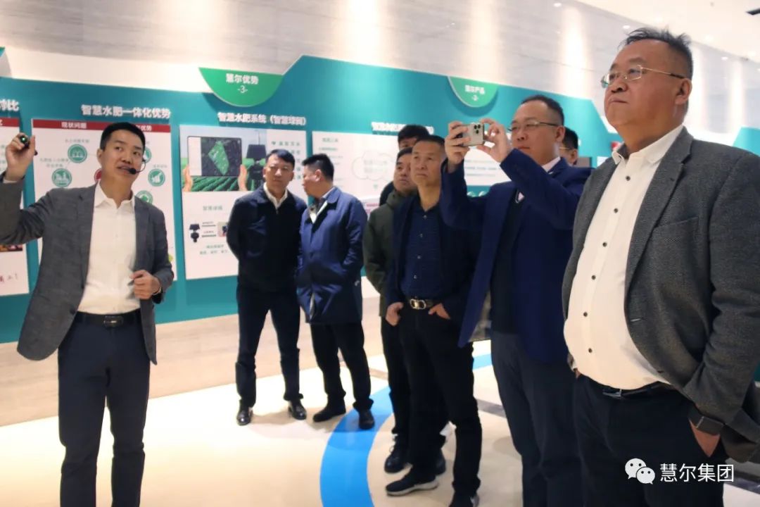 长江商学院新疆校友会“2023走进优秀校友企业”交流团到慧尔集团参观座谈(图2)