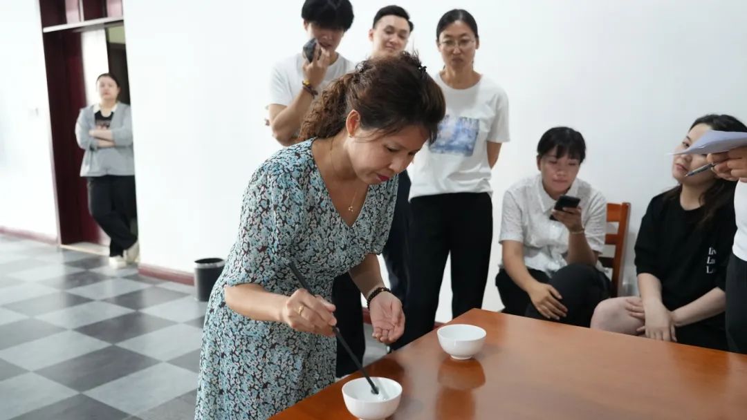 加强党性修养 筑牢党纪防线丨慧尔农业集团党总支联合丝路科创中心楼宇党委开展“庆七一”主题党日活动(图7)