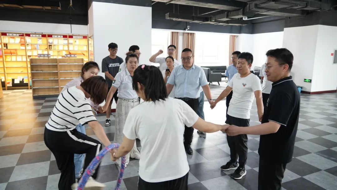 加强党性修养 筑牢党纪防线丨慧尔农业集团党总支联合丝路科创中心楼宇党委开展“庆七一”主题党日活动(图6)