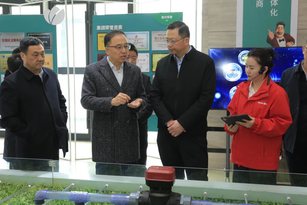 伊犁州党委常委、组织部部长李荣年一行到慧尔农业集团考察调研(图4)
