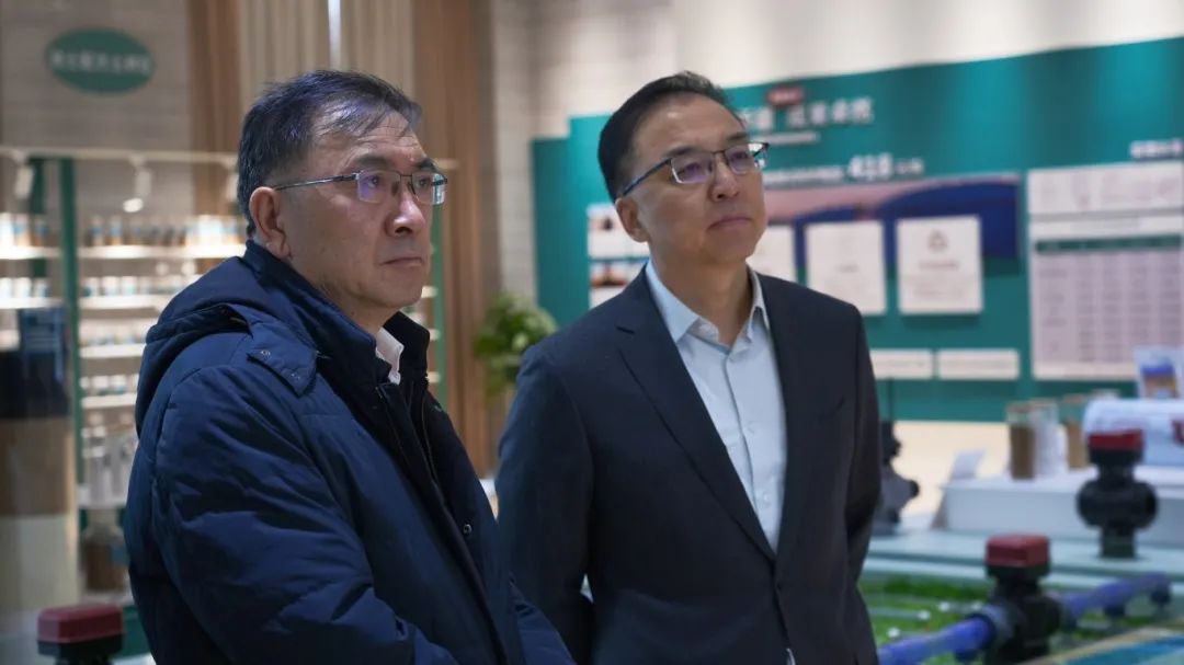 自治区政协副主席孔星隆一行到慧尔农业集团考察调研(图2) 自治区政协副主席孔星隆一行到慧尔农业集团考察调研(图2)