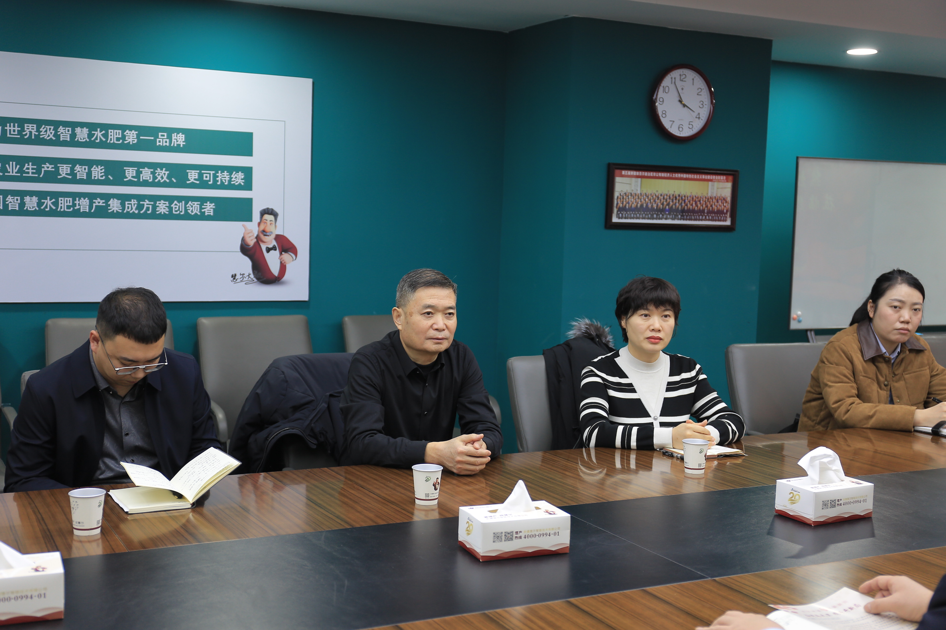 昌吉州发改委慰问组一行到慧尔农业集团开展节前慰问(图2)