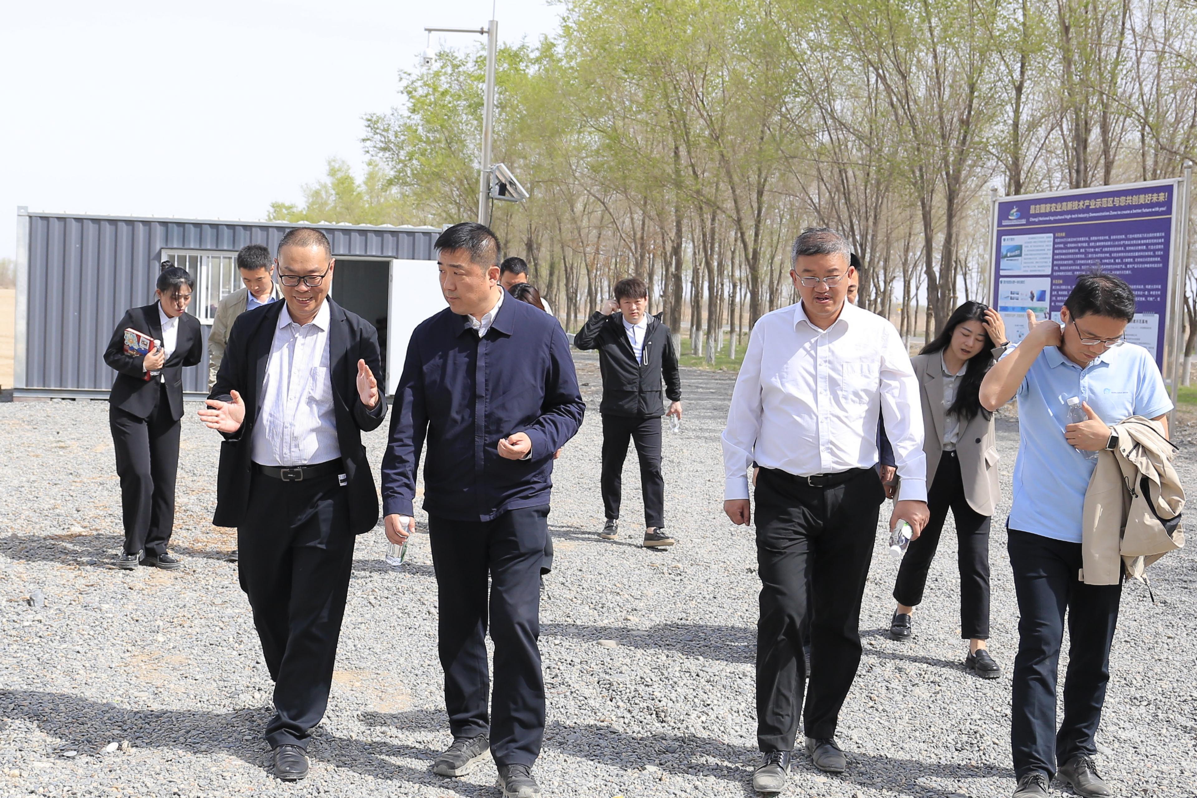 华为农业农村军团一行到慧尔农业集团参观交流